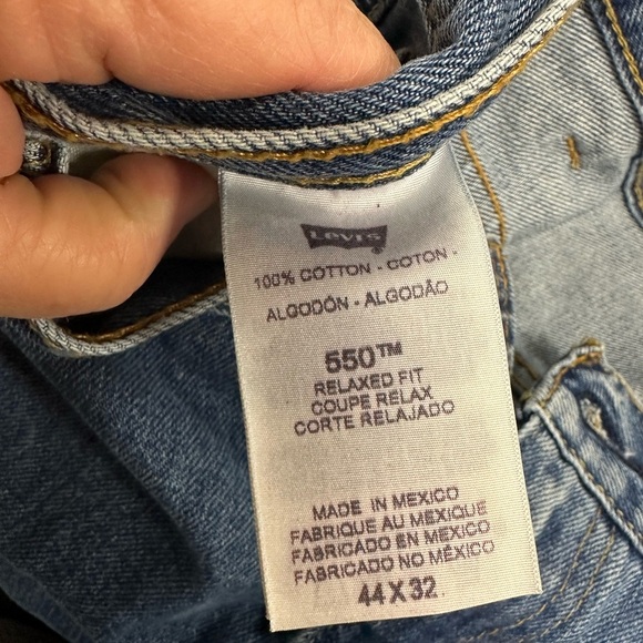 Levi's Relaxed  550 Relaxed Fit Medium Blue Jeans - Picture 3 of 6